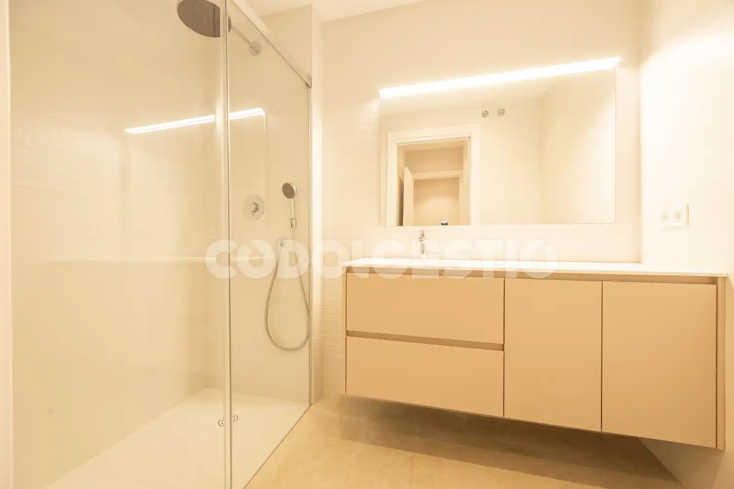 Bathroom of Flat for sale in Vic  with Terrace