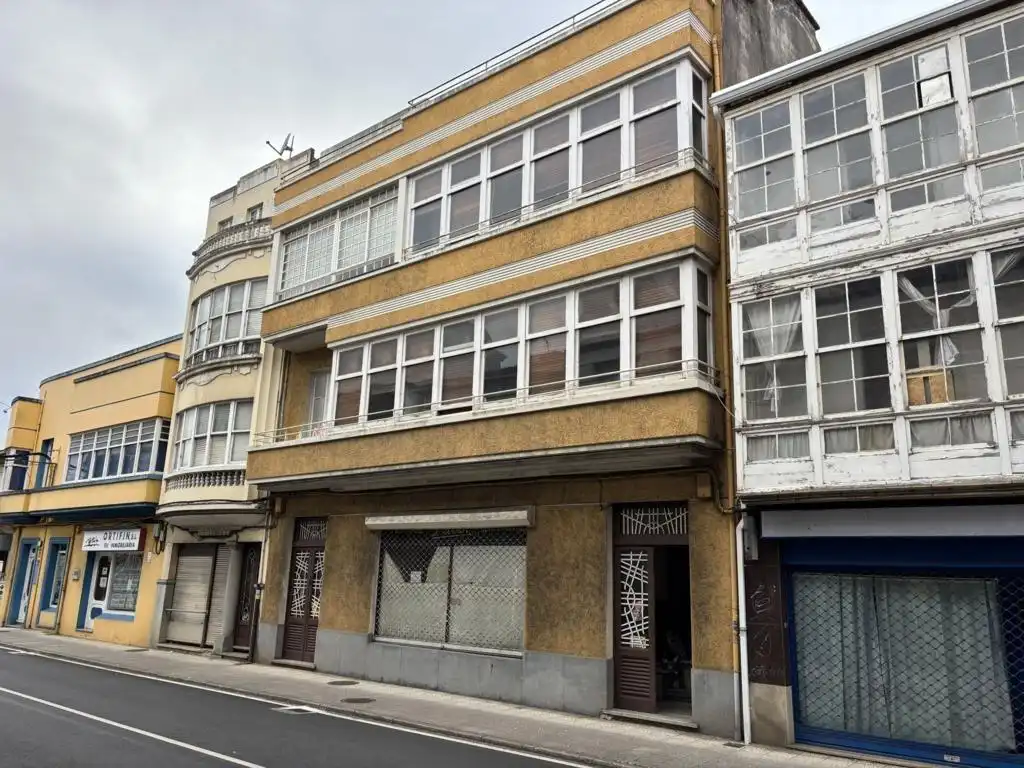 Vista exterior de Local de lloguer en Ortigueira