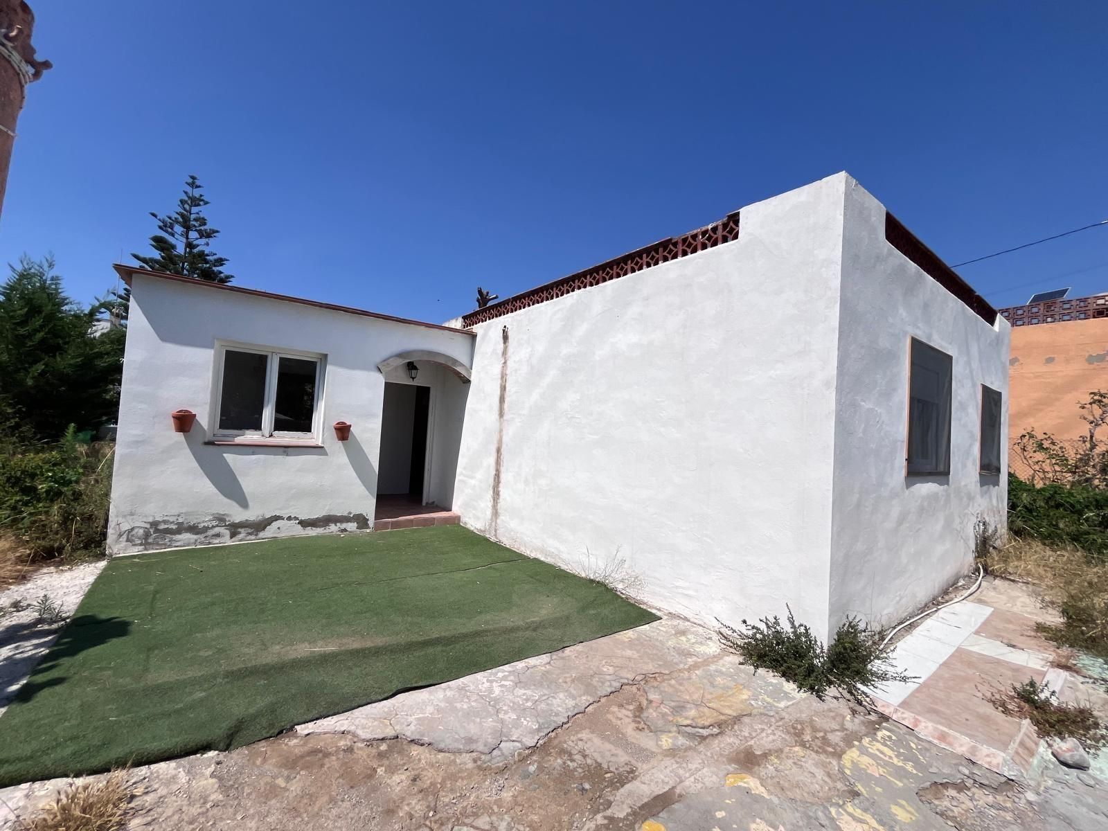 Exterior view of Country house for sale in Cubelles