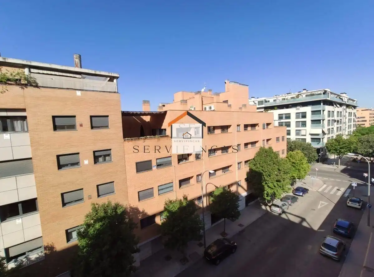 Vista exterior de Piso de alquiler en Madrid con Aire acondicionado, Calefacción y Parquet