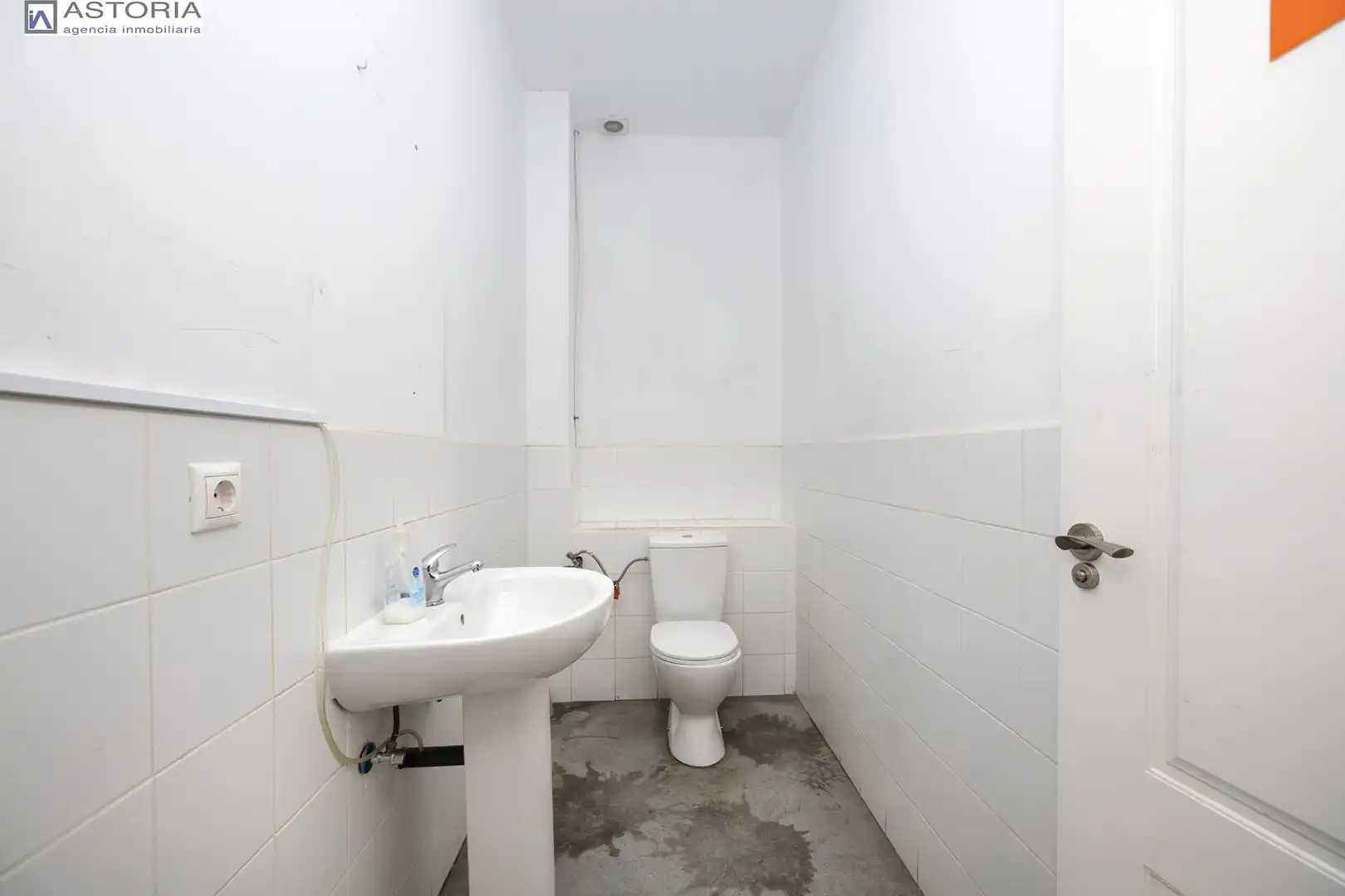 Local comercial en venta en Calle Calle Abderrahmán 11, imagen 19
