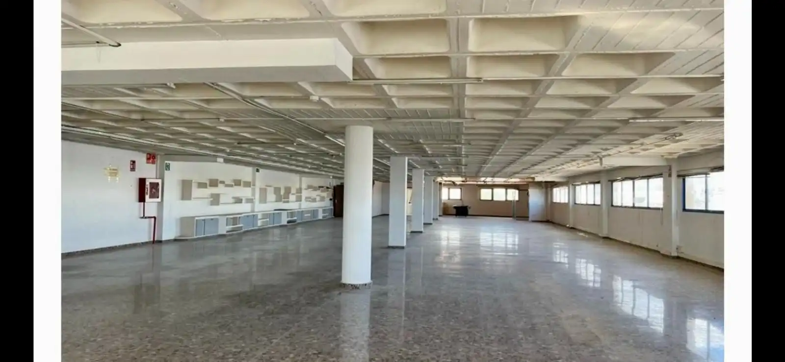 Gebäude zur Miete in Elche / Elx