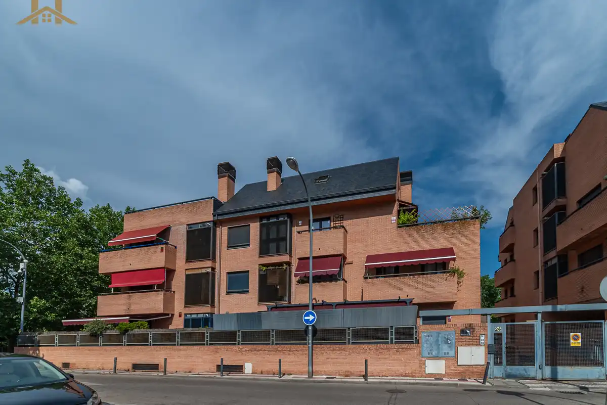 Vista exterior de Pis en venda en Collado Villalba amb Calefacció, Terrassa i Traster