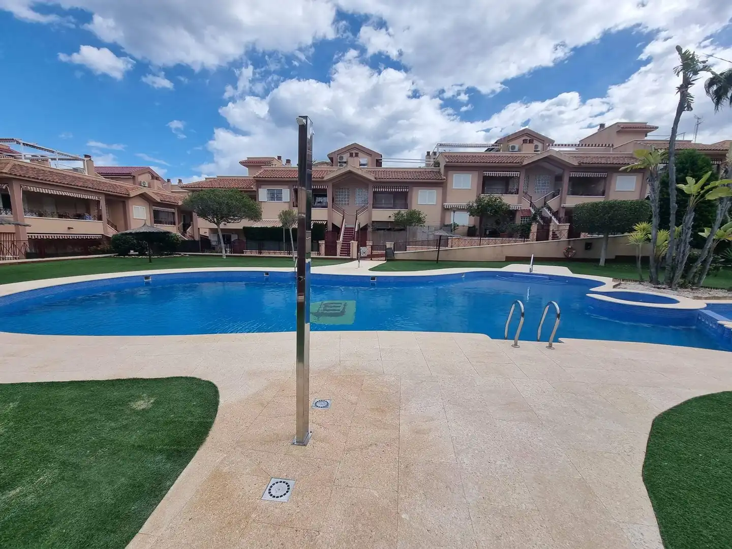 Piscina de Apartamento de alquiler en Santa Pola con Aire acondicionado, Terraza y Trastero