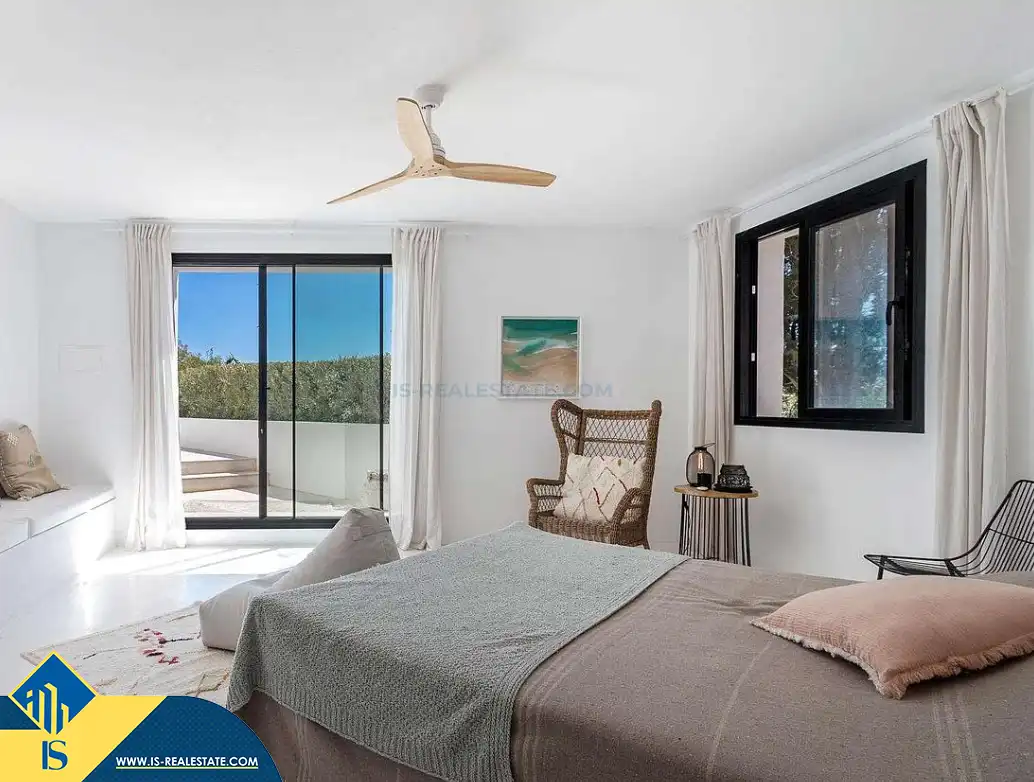 Dormitori de Casa o xalet en venda en Santa Eulària des Riu amb Terrassa, Piscina i Moblat