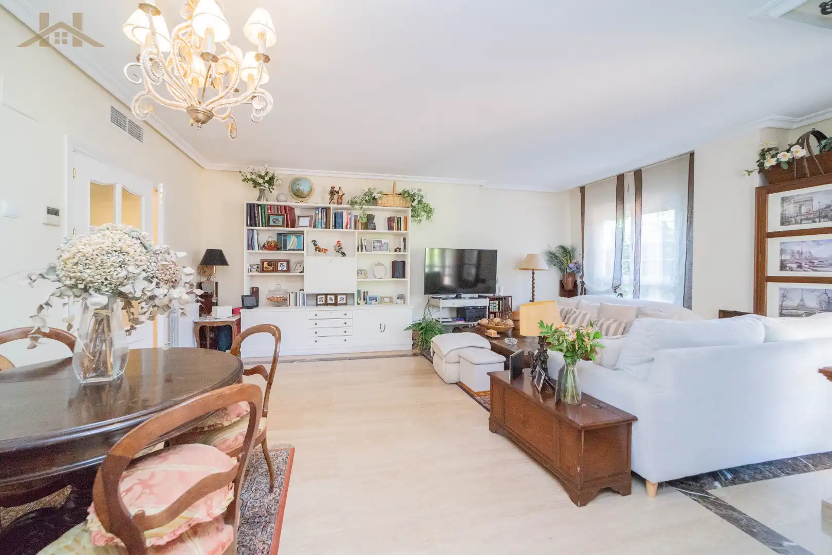 Sala de estar de Planta baja en venta en Majadahonda con Aire acondicionado, Calefacción y Jardín privado