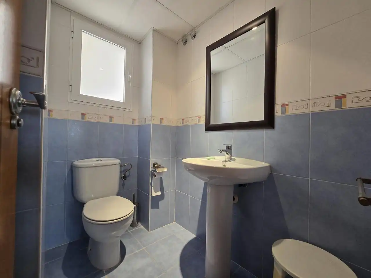 Baño de Piso en venta en Benidorm con Aire acondicionado, Terraza y Piscina