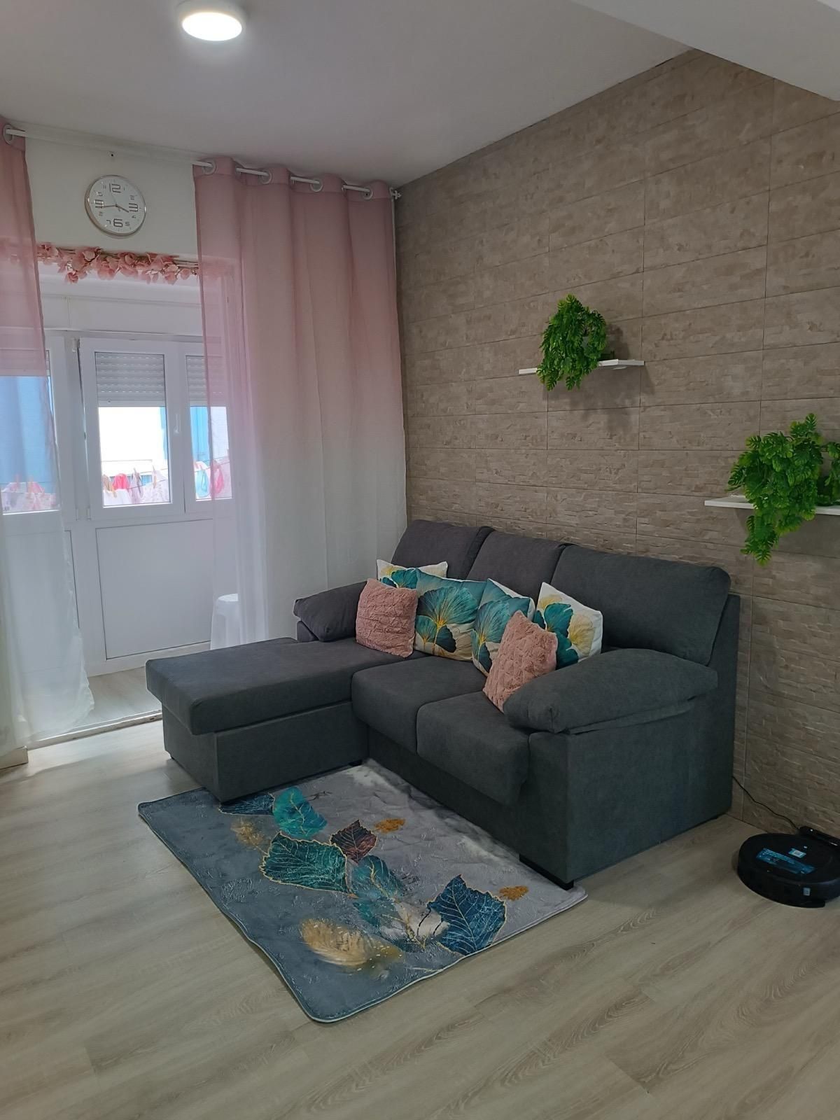 Sala d'estar de Pis en venda en Torrelavega  amb Calefacció