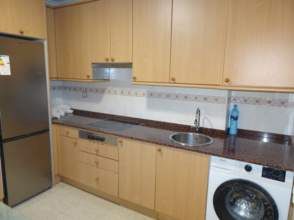 Cuina de Pis de lloguer en Gijón  amb Calefacció, Parquet i Rentadora