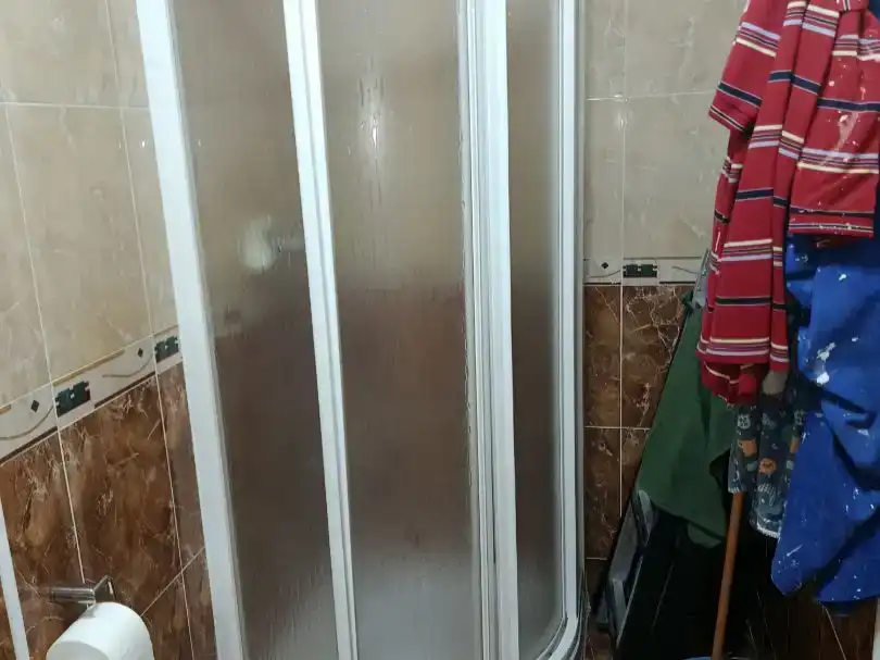 Bany de Casa adosada en venda en Alcuéscar amb Balcó