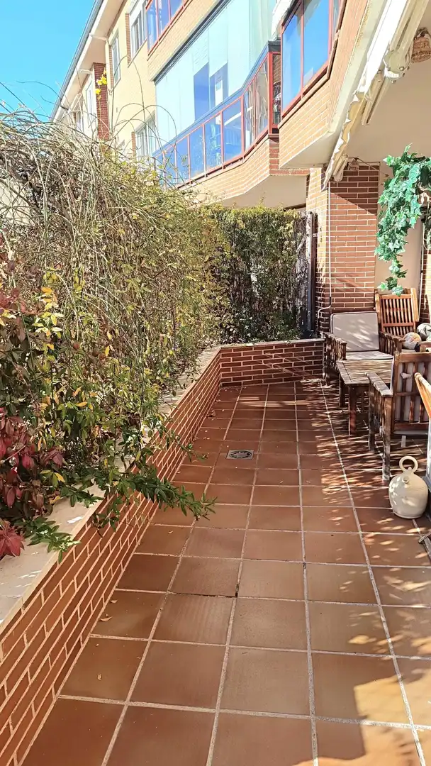 Terrassa de Pis en venda en Las Rozas de Madrid amb Calefacció, Terrassa i Piscina comunitària