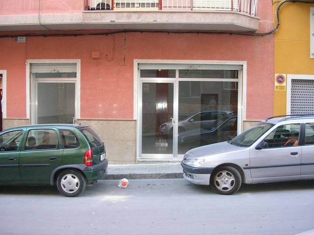 Local comercial en Alquiler en Crevillent