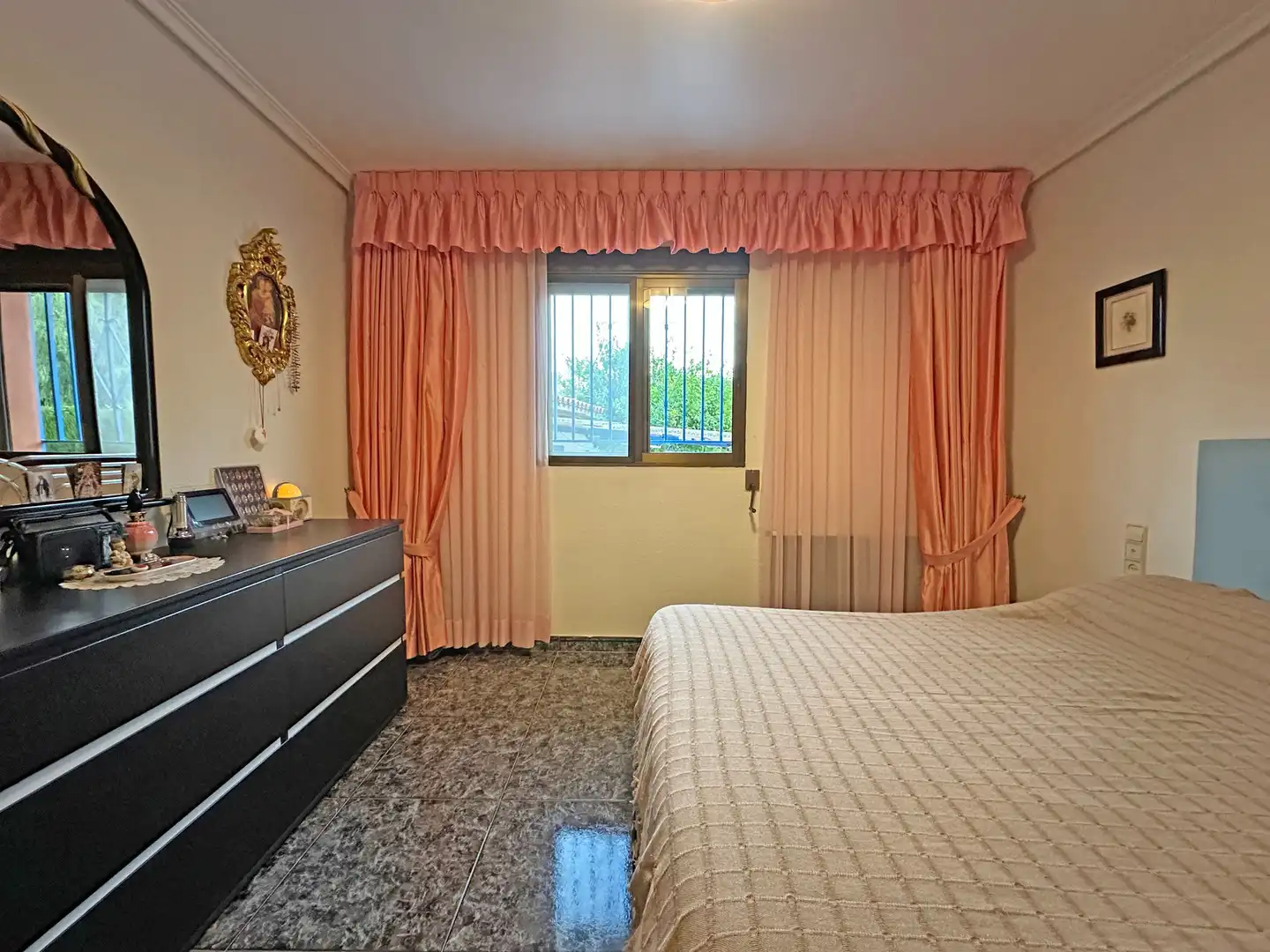 Habitación de Casa o chalet en venta en Paterna con Aire acondicionado, Jardín privado y Terraza