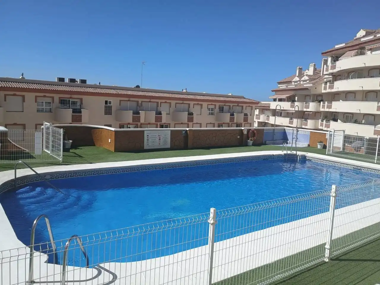 Apartment with pool for sale in Torrequebrada