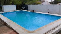 Piscina de Casa o xalet en venda en Guillena amb Aire condicionat, Calefacció i Jardí privat