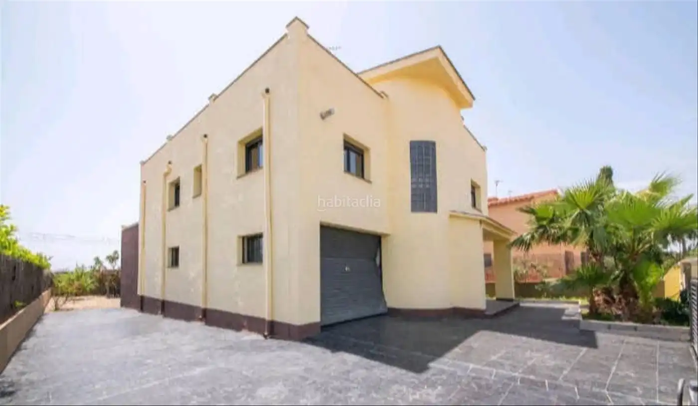 Maison avec piscine à vendre à Carrer Sant Cosme i Damià 22