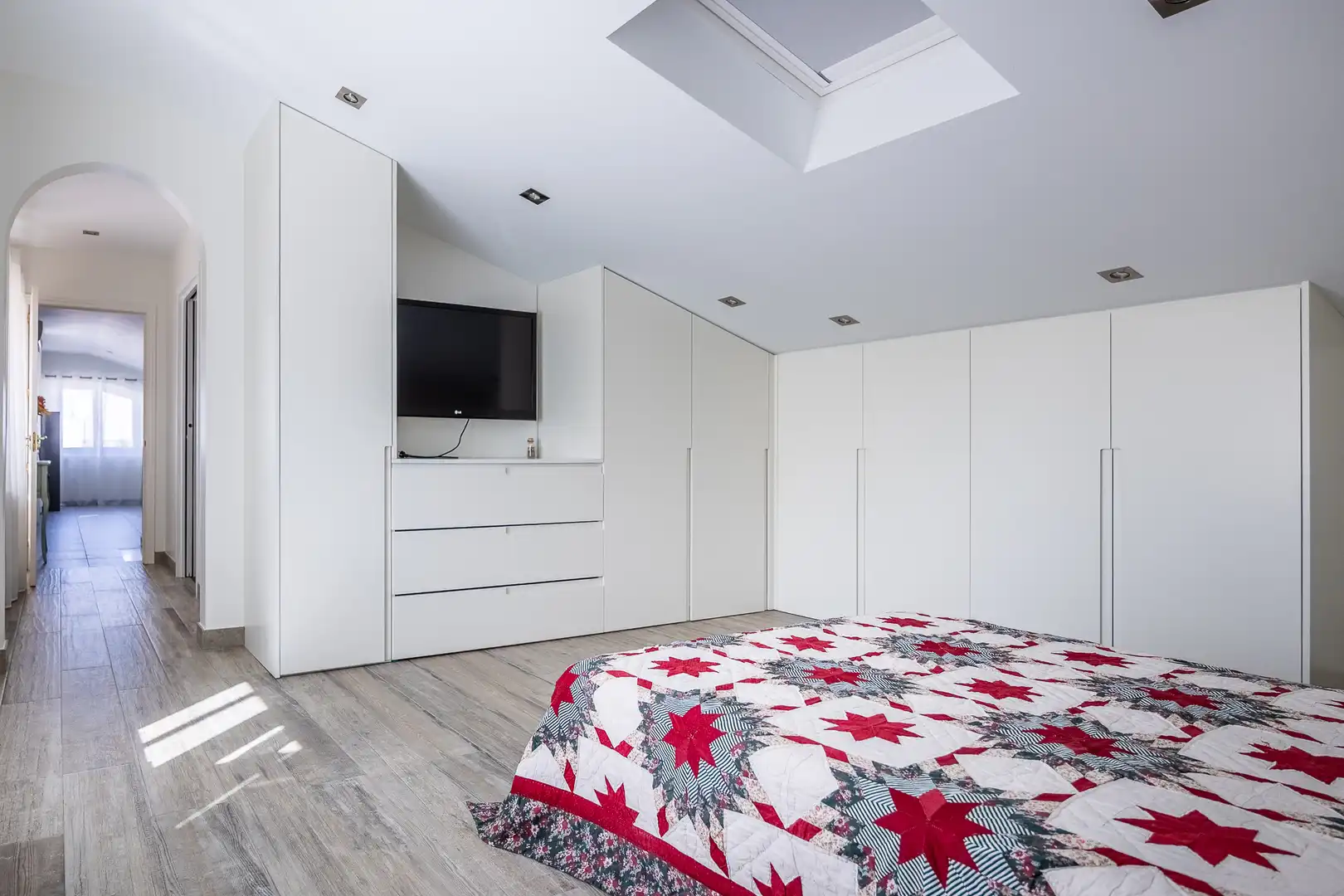 Bedroom of Houses for sale in Espartinas  with Air Conditioner, Heating and Swimming Pool