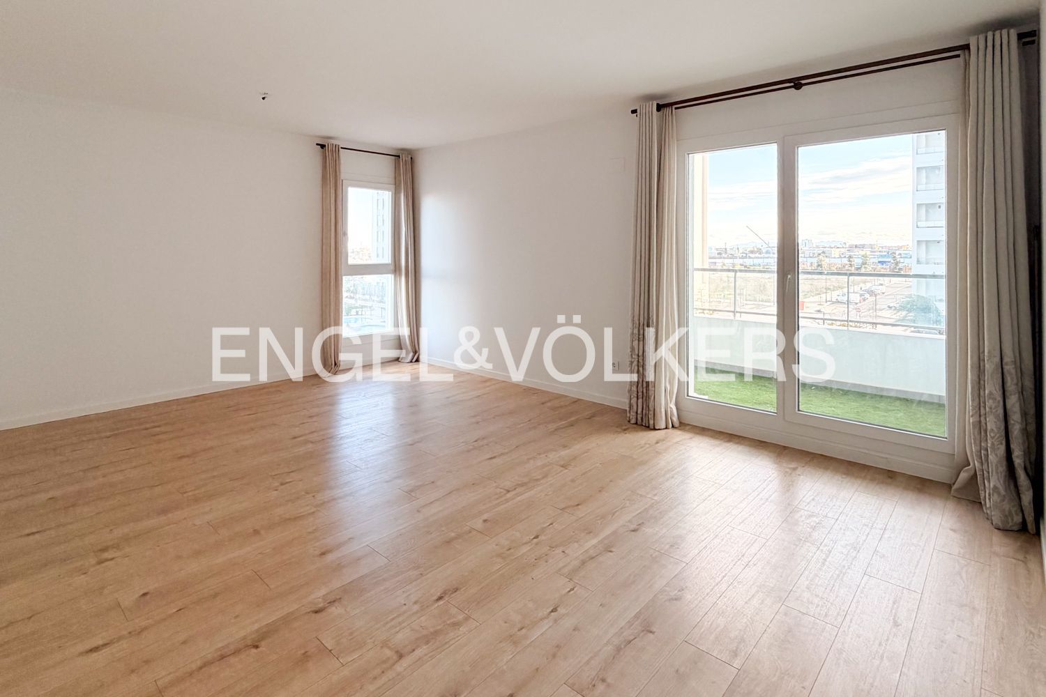 Sala de estar de Apartamento de alquiler en  Valencia Capital con Aire acondicionado, Calefacción y Jardín privado