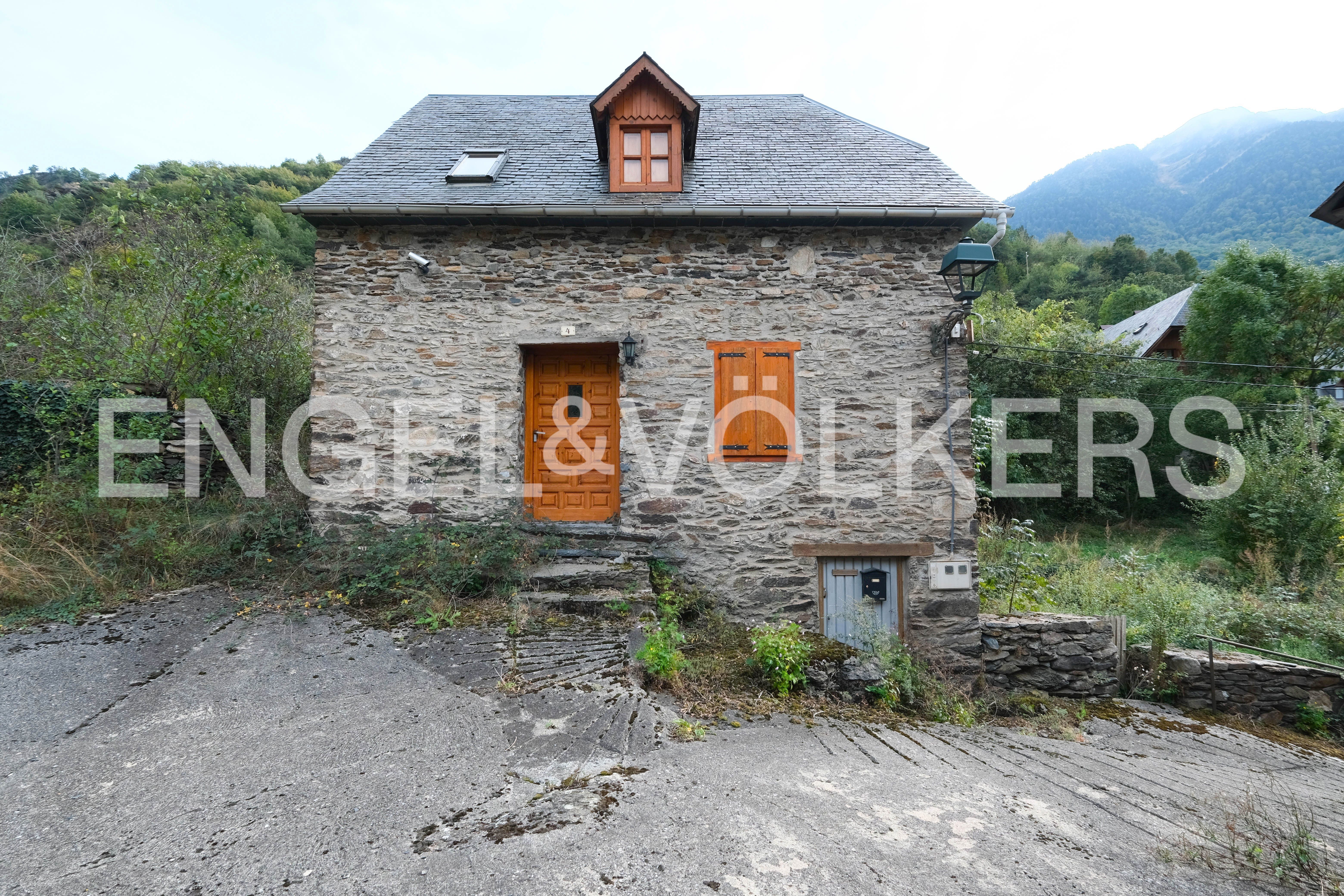 Exterior view of House or chalet for sale in Es Bòrdes  with Private garden