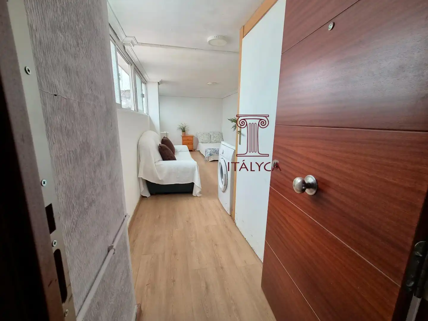 Estudio en venta en Sevilla con Trastero