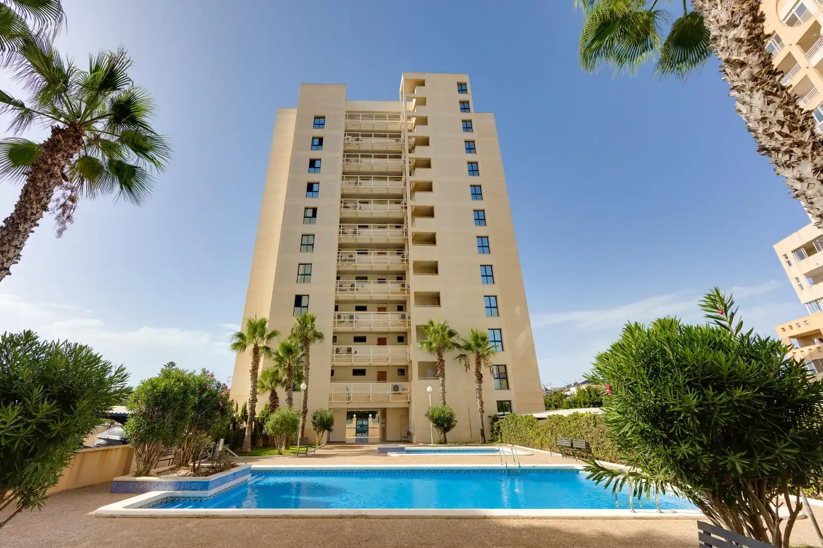 Penthouse mit Pool zum Verkauf in Playa del Acequión, Náufragos y Rocío del Mar