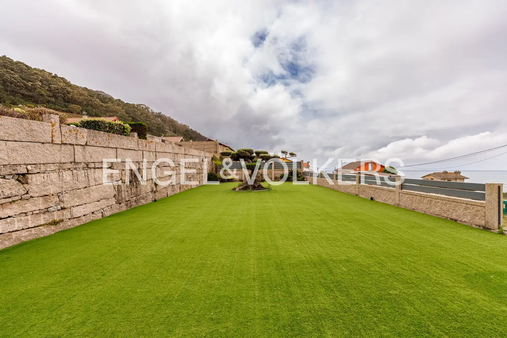 Casa o xalet en venda en Oia amb Calefacció, Jardí privat i Parquet