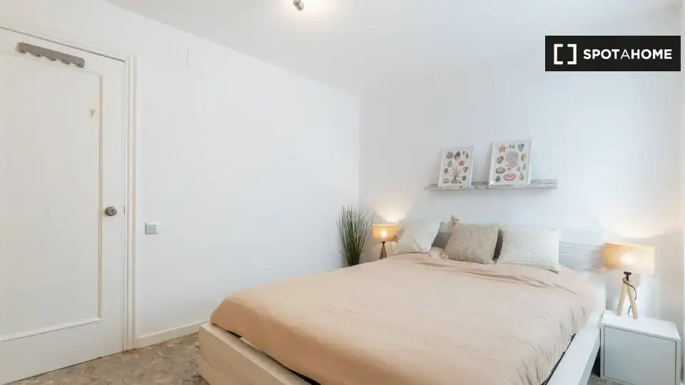 Bedroom of Flat for rent in Valencia  with Air Conditioner, Heating and Furnished