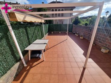 Rez-de-chaussée avec balcon à vendre à Pedroso
