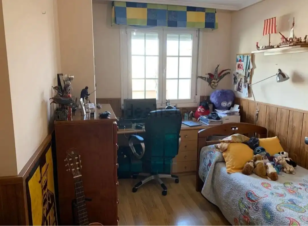 Habitación de Ático de alquiler en Almería con Aire acondicionado, Calefacción y Amueblado