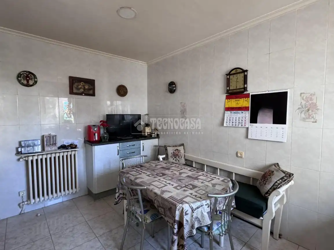 Kitchen of Detached homes for sale in León Capital   with Heating and Parquet flooring