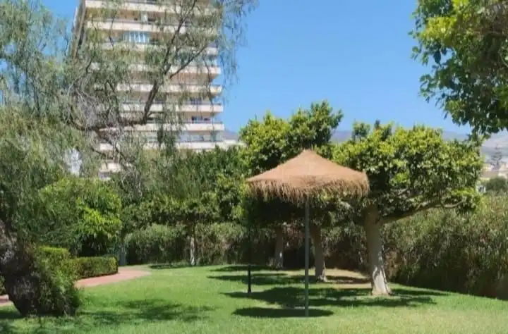 Vista exterior de Casa adosada de alquiler en Benalmádena con Aire acondicionado, Terraza y Amueblado