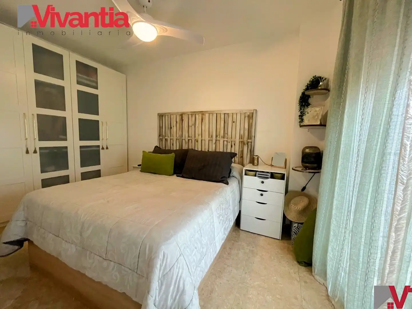 Schlafzimmer von Dachboden zum Verkauf in Lorca mit Klimaanlage, Terrasse und Abstellraum