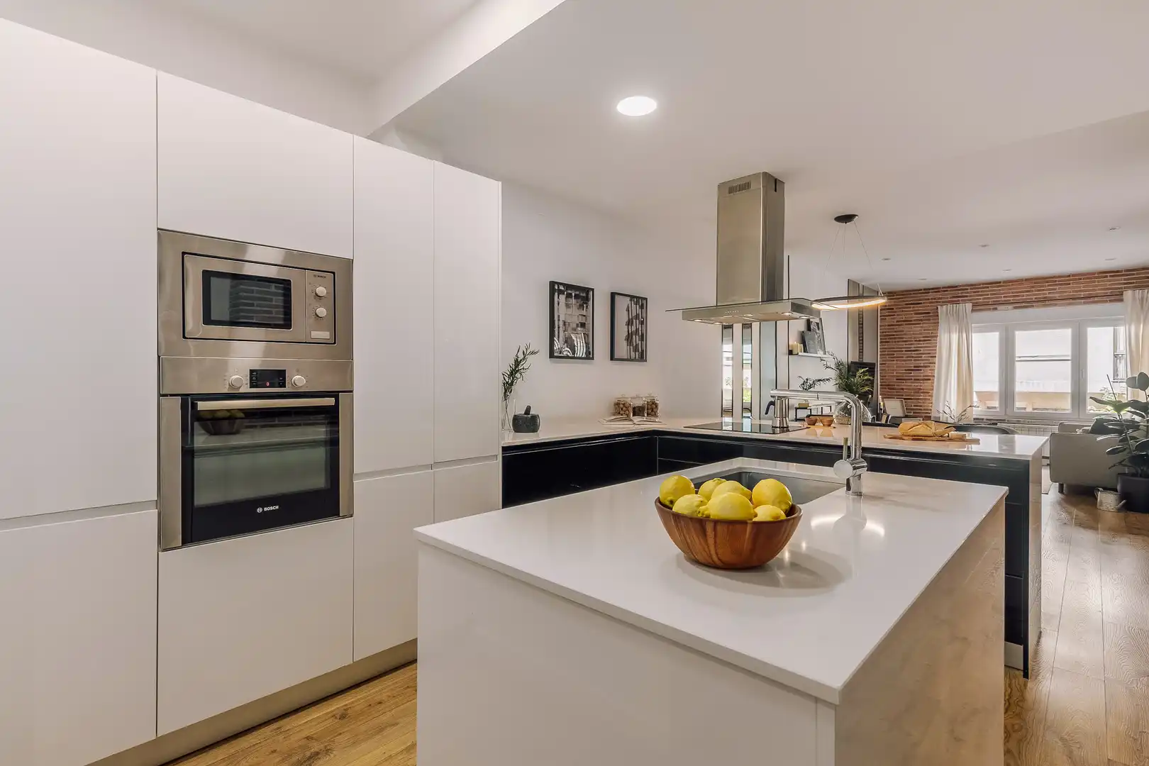 Cuina de Apartament de lloguer en Madrid amb Aire condicionat, Calefacció i Moblat
