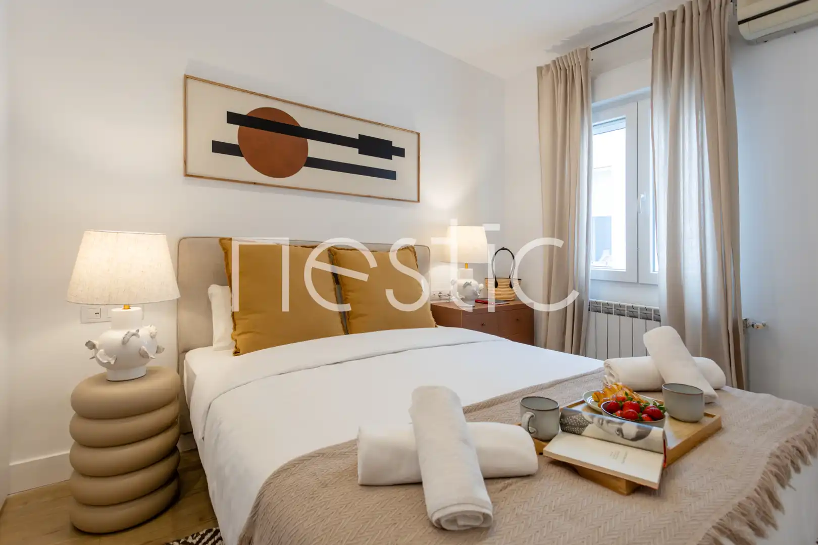 Habitación de Apartamento de alquiler en Madrid con Aire acondicionado, Calefacción y Amueblado