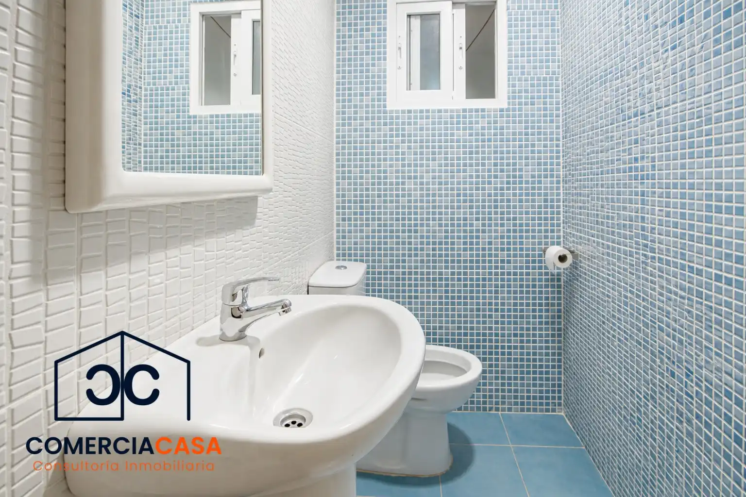 Baño de Casa o chalet en venta en Jun con Calefacción, Trastero y Piscina
