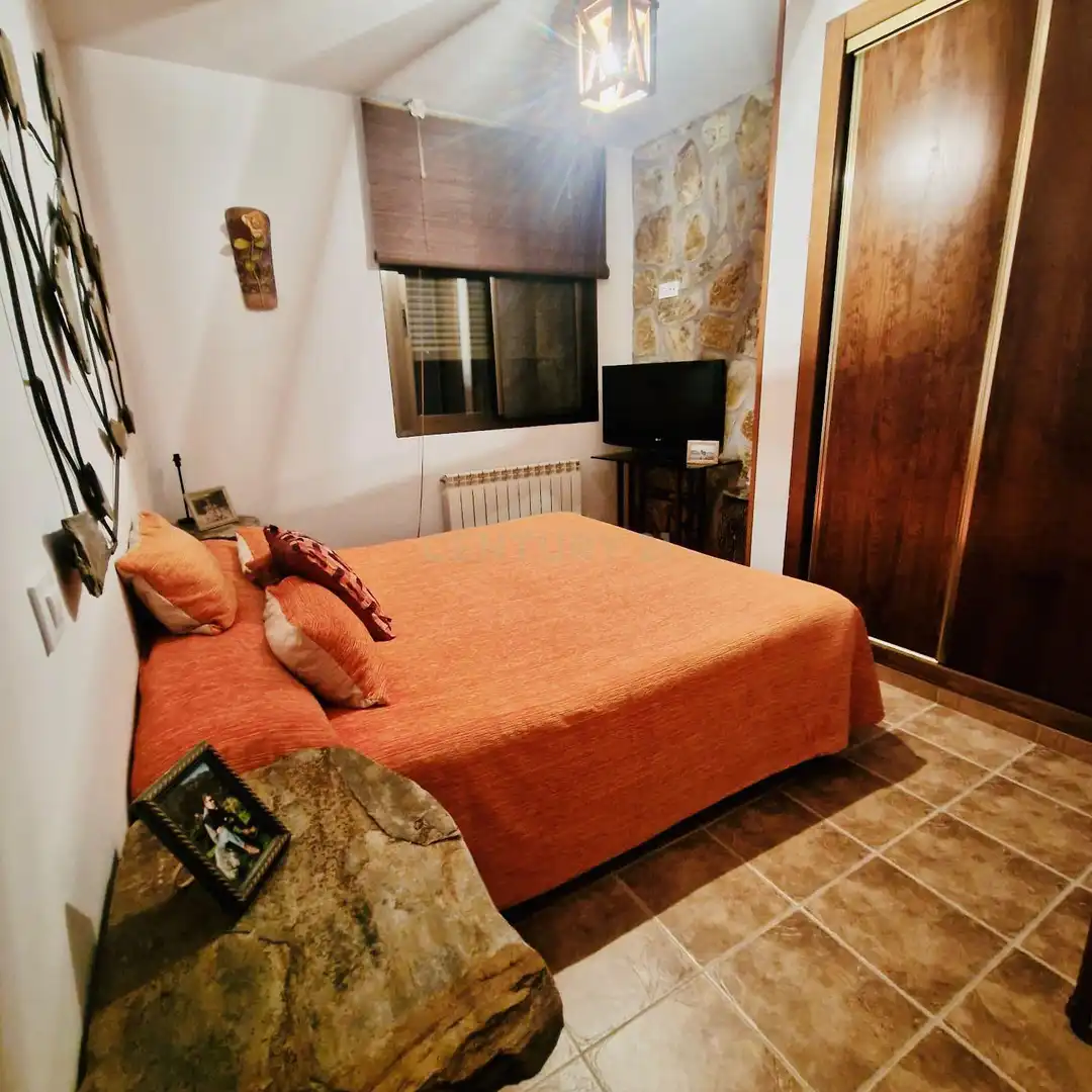 Dormitori de Casa o xalet en venda en Erustes amb Aire condicionat