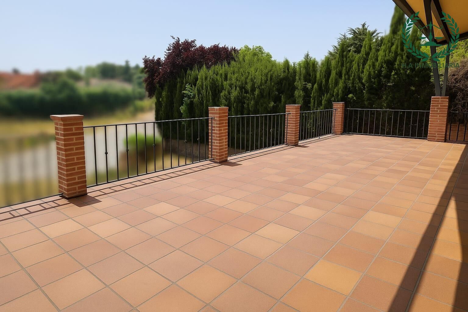 Terrassa de Casa o xalet en venda en Pedrezuela amb Calefacció, Jardí privat i Terrassa