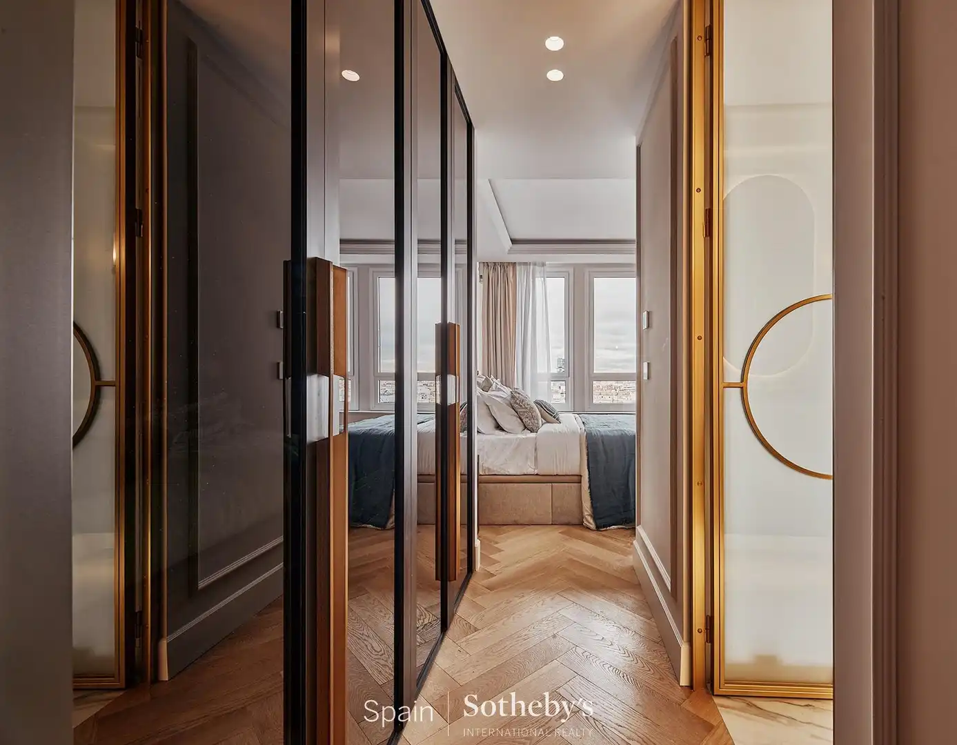 Bedroom of Apartments for sale in Madrid  with Air Conditioner, Terrace and Storage room