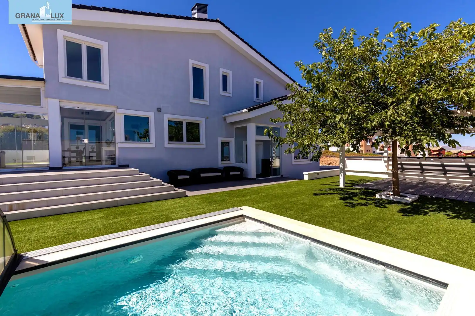 Villa con piscina in vendita a Calle Calle Nevada