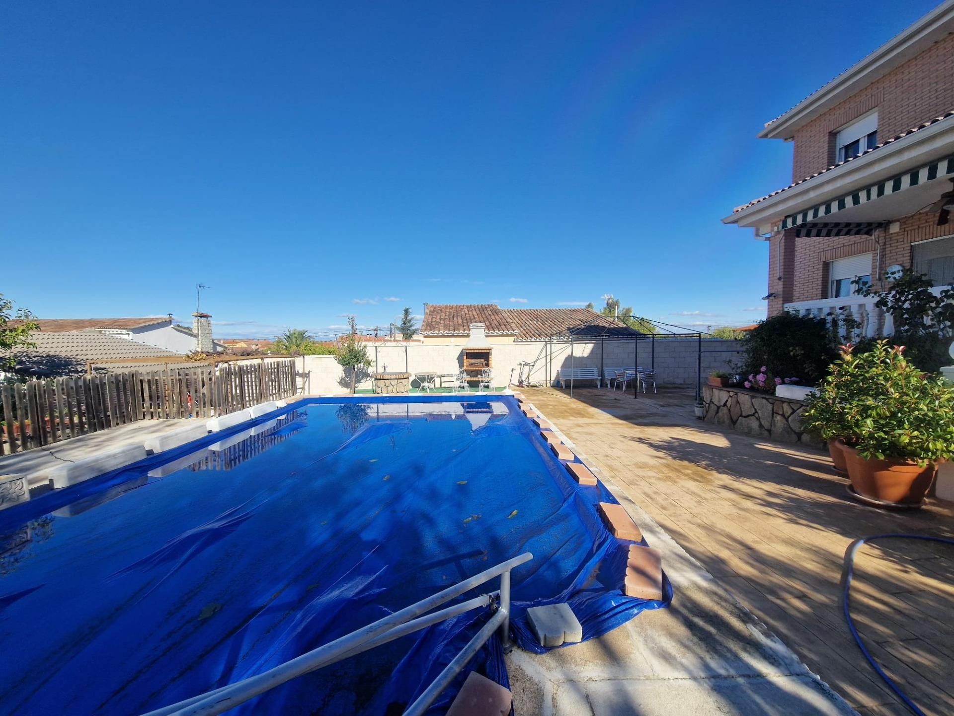 Piscina de Casa o xalet en venda en El Álamo amb Calefacció, Jardí privat i Terrassa