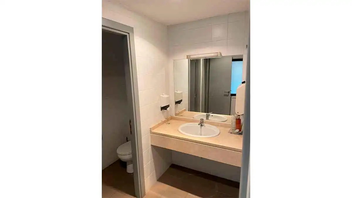 Badezimmer von Geschaftsraum zum Verkauf in Peñafiel
