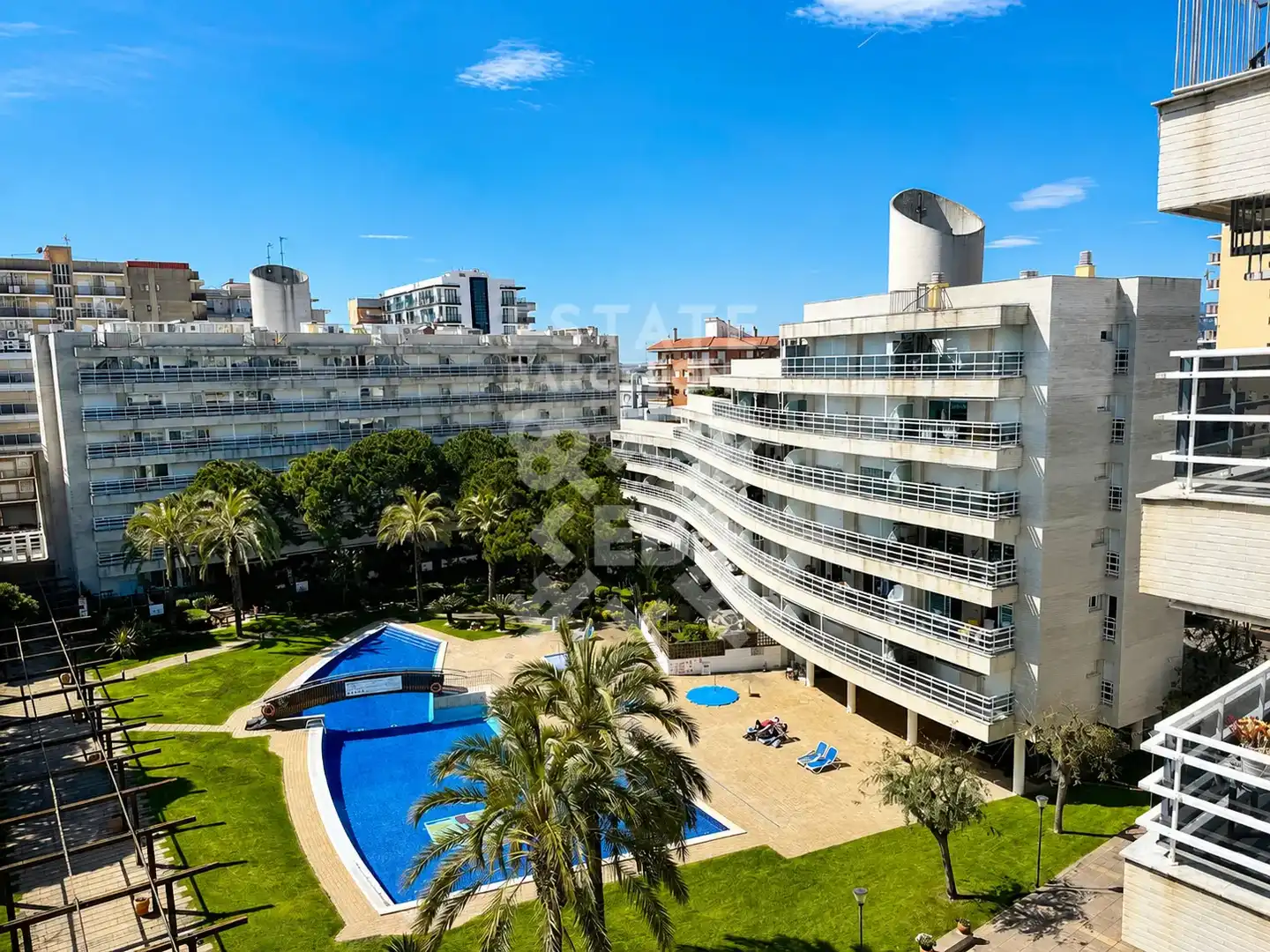 Außenansicht von Dachboden zum Verkauf in Blanes mit Klimaanlage, Terrasse und Gemeinschaftspool