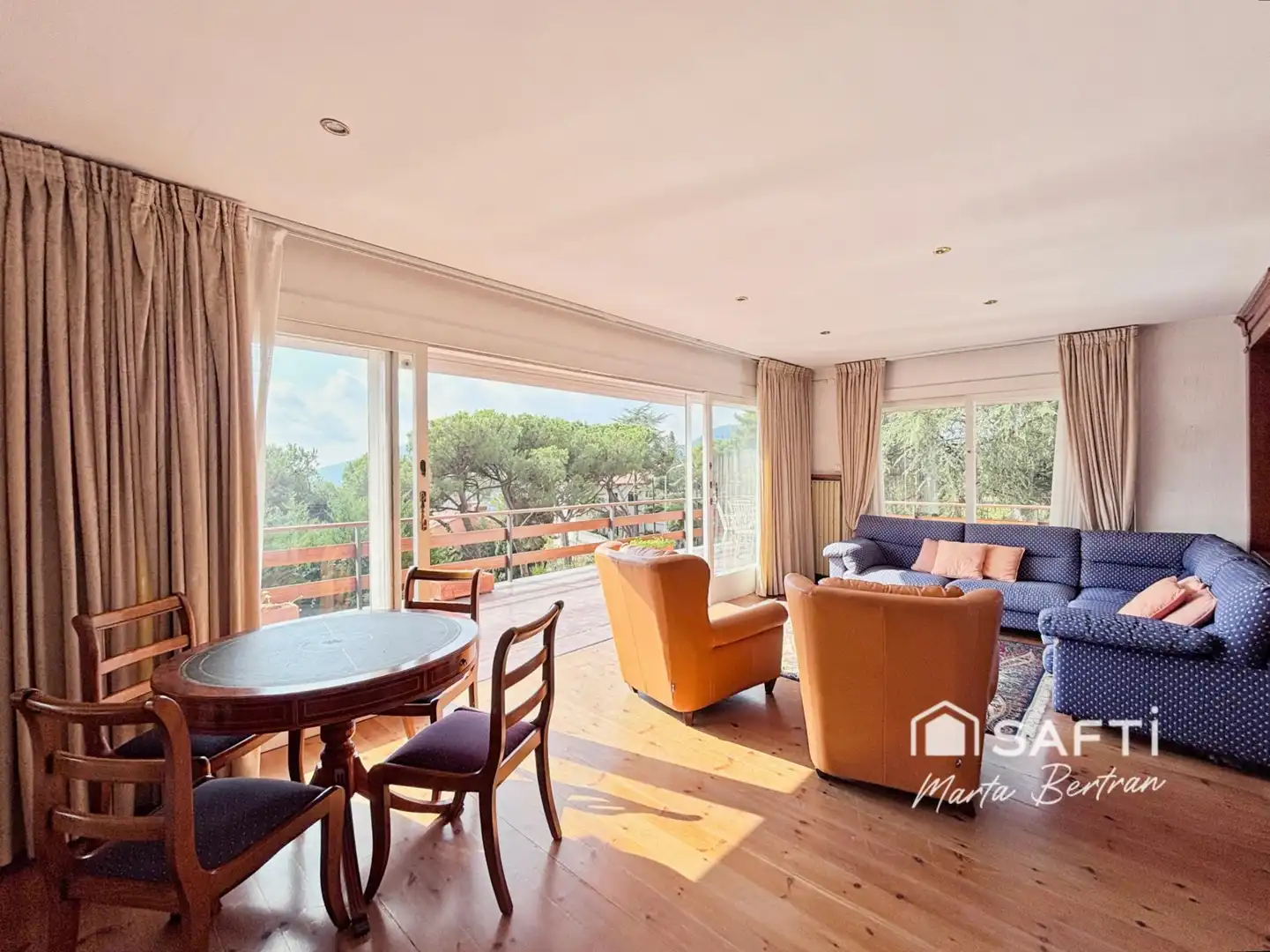 Sala de estar de Finca rústica en venta en Sant Feliu de Codines con Calefacción, Terraza y Piscina