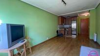 Sala d'estar de Apartament en venda en San Andrés del Rabanedo amb Calefacció, Terrassa i Traster