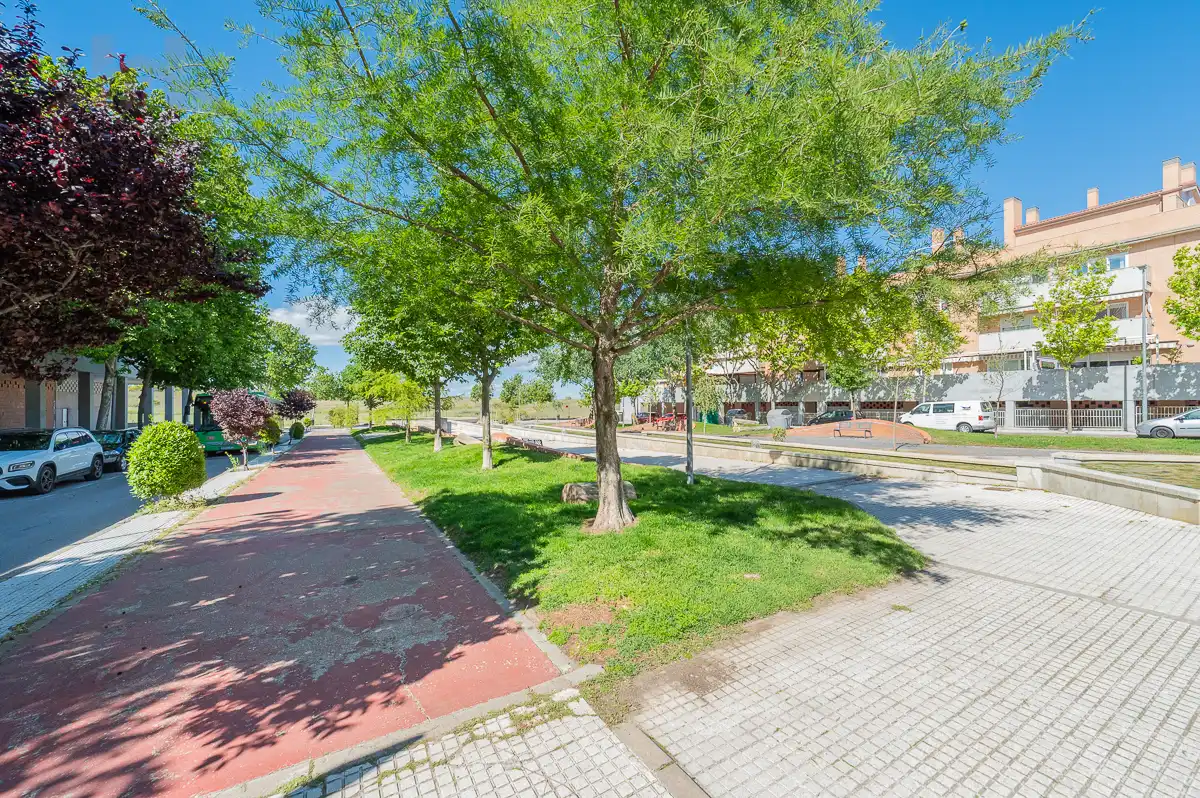 Vista exterior de Pis en venda en Navalcarnero amb Aire condicionat, Calefacció i Parquet
