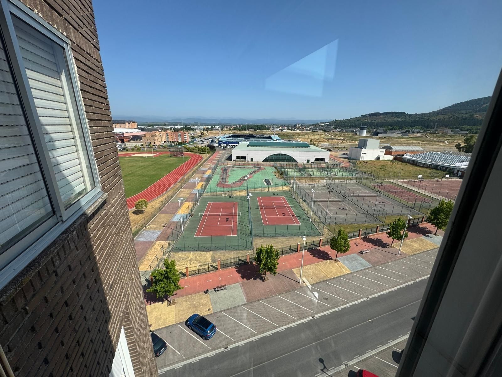 Aparcament de Pis en venda en Ponferrada amb Calefacció, Terrassa i Traster