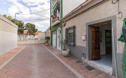 Vista exterior de Casa o xalet en venda en Alcantarilla amb Aire condicionat i Terrassa