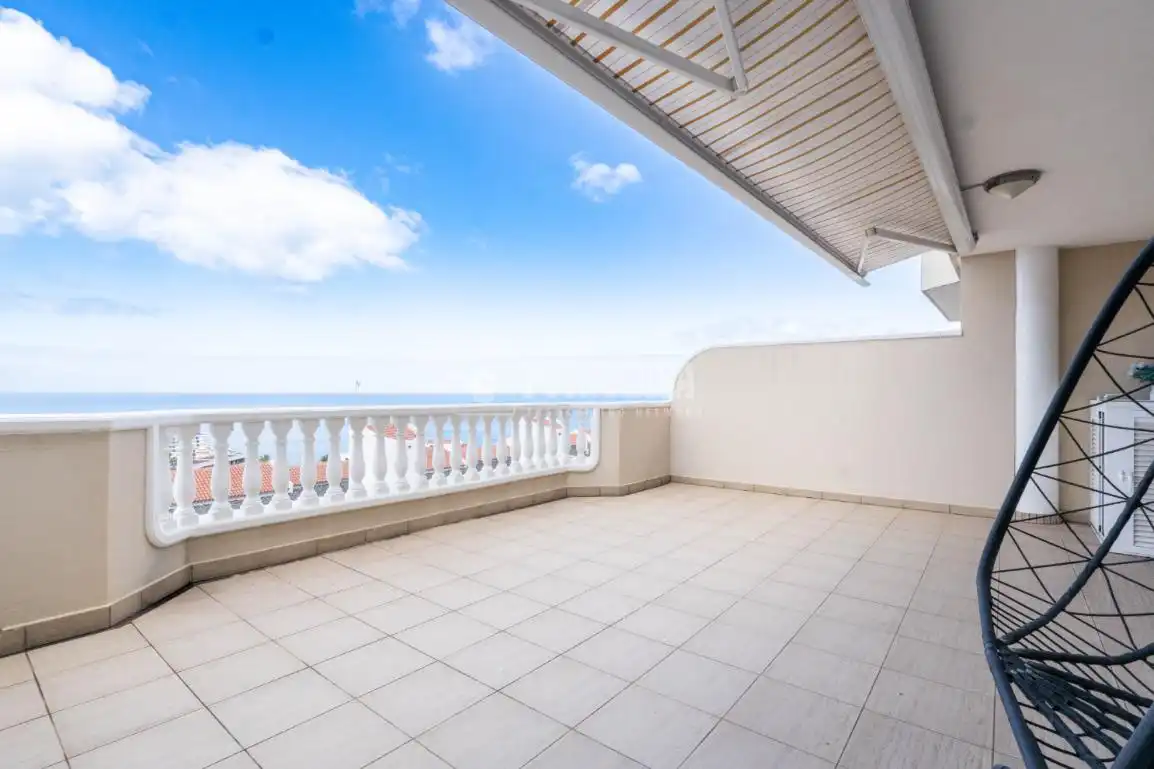 Terraza de Piso en venta en Santiago del Teide con Balcón y Piscina comunitaria
