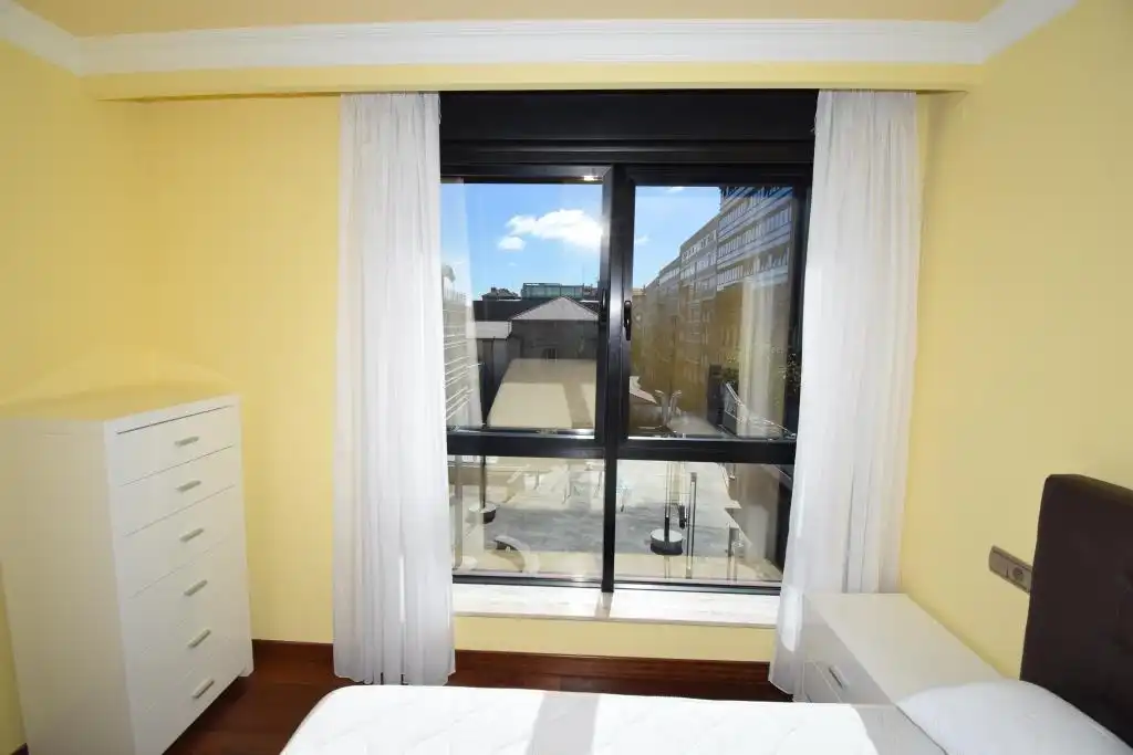 Habitación de Apartamento en venta en A Coruña Capital  con Calefacción, Trastero y Amueblado
