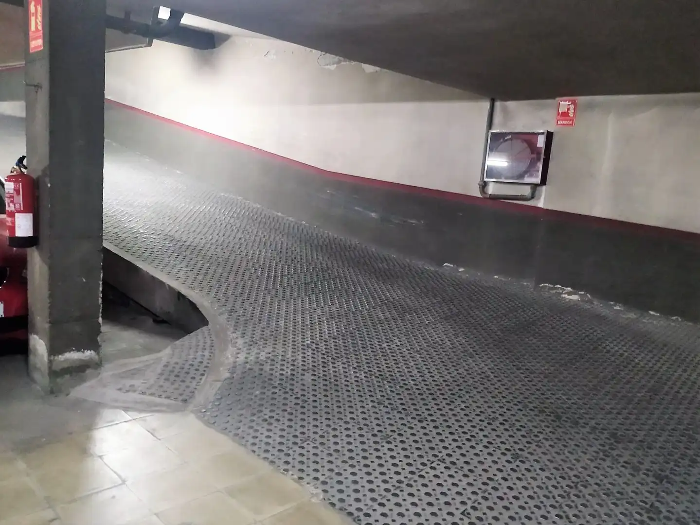 Einzelparkplatz zum Verkauf in Carrer de Josep Serra, imagen 3